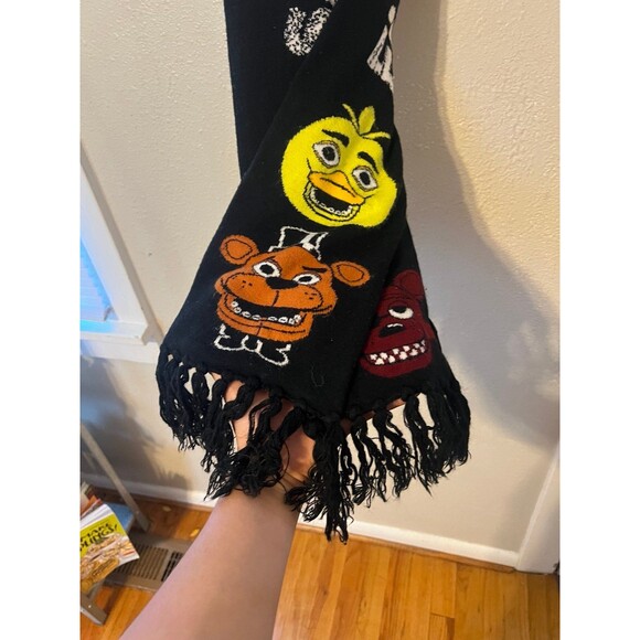 Five Nights at Freddys Scarf - Picture 3 of 4